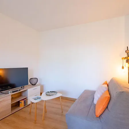 Lägenhet Quartier Latin-13 By Interhome *