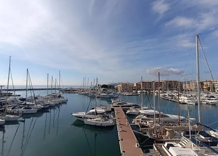 Quartier Latin-13 By Interhome شقة Fréjus